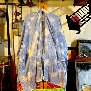 Women’s LANY BRYANT  knit wrap light blue and white size 22/28